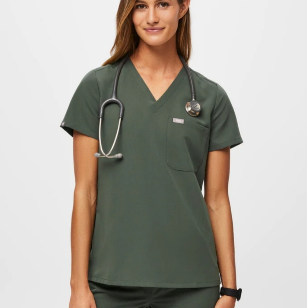 Figs scrub top- Catarina moss size M